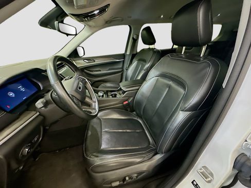 Used 2022 Jeep Grand Cherokee L Limited AWD/4WD image 13