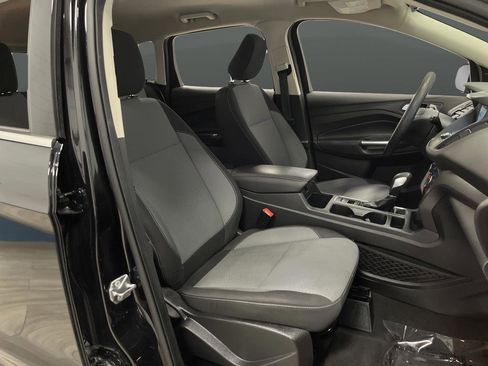 Used 2019 Ford Escape SE image 27