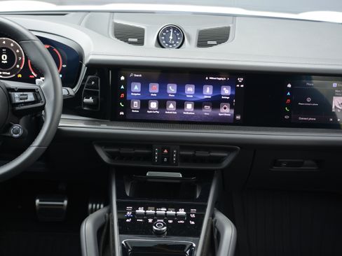 Certified 2026 Porsche Cayenne GTS AWD/4WD image 19
