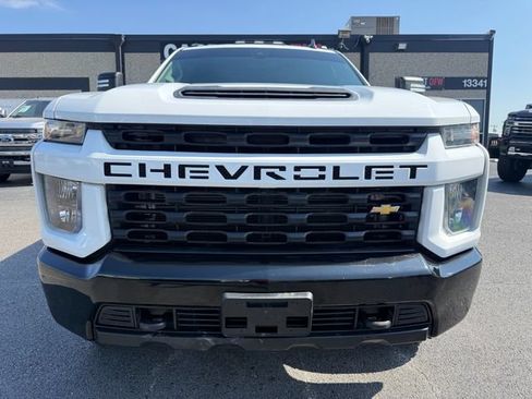 Used 2021 Chevrolet Silverado 2500 Custom w/ Custom Value Package AWD/4WD image 4