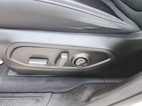 Certified 2023 Jeep Grand Cherokee Laredo image 21