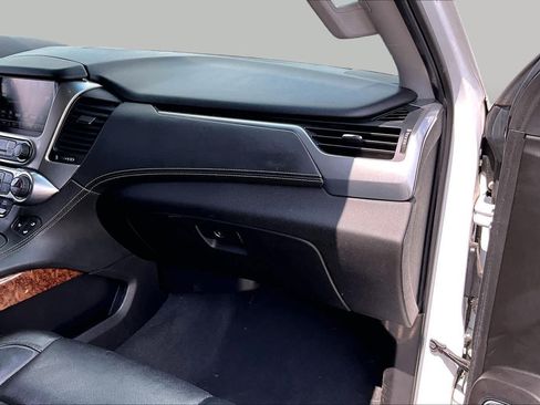Used 2019 Chevrolet Tahoe Premier RWD image 17