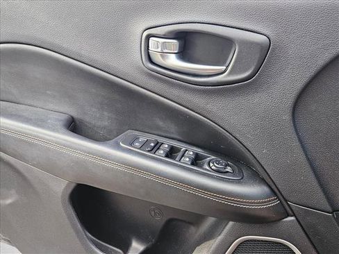 Used 2020 Jeep Compass Latitude image 8