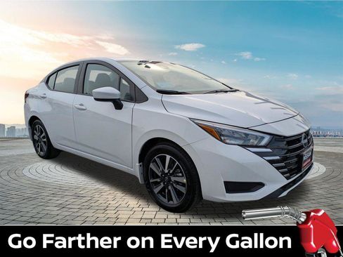 New 2025 Nissan Versa SV w/ Trunk Package FWD image 1