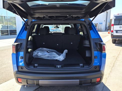 New 2026 Jeep Cherokee Laredo image 16