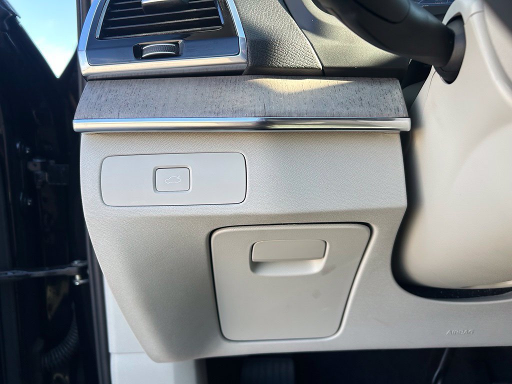 Used 2024 Volvo XC90 B6 Plus AWD/4WD image 17