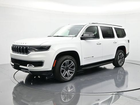 Used 2024 Jeep Wagoneer Series II w/ Flexible Seating Group image 1