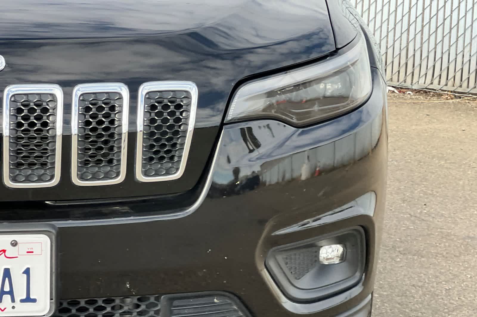 Used 2019 Jeep Cherokee Latitude Plus FWD image 14
