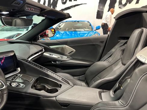 Used 2023 Chevrolet Corvette Stingray Preferred Conv w/ Z51 Performance Package RWD image 13