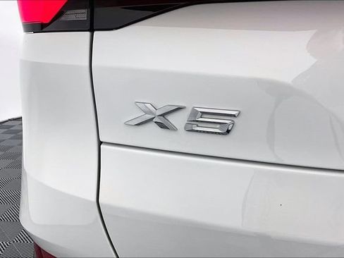 Used 2024 BMW X5 xDrive40i w/ Premium Package AWD/4WD image 18
