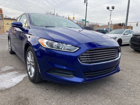 Used 2016 Ford Fusion SE image 5