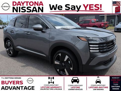 Used 2025 Nissan Kicks SR FWD image 1