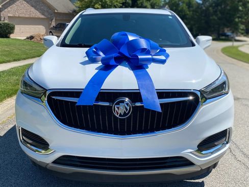 Used 2020 Buick Enclave Essence FWD image 2