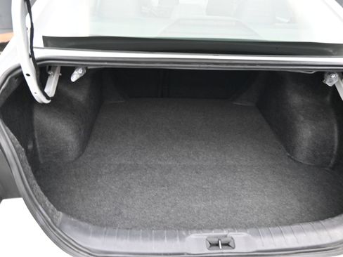 Used 2025 Nissan Altima 2.5 SV FWD image 15