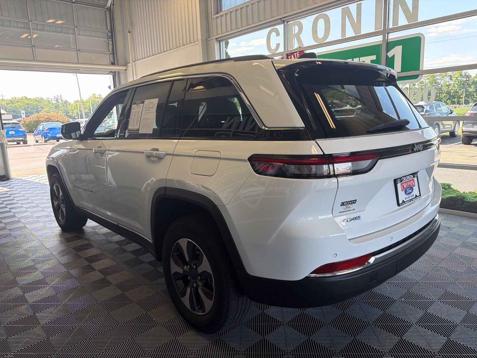 Used 2022 Jeep Grand Cherokee Limited 4xe AWD/4WD image 4