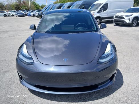 Used 2022 Tesla Model 3 Long Range AWD/4WD image 3