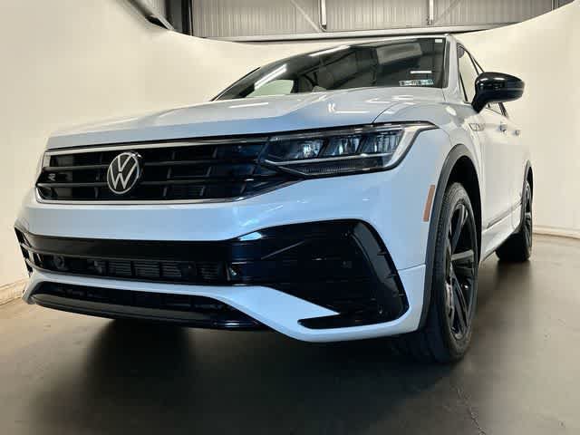Used 2023 Volkswagen Tiguan SE R-Line FWD image 31