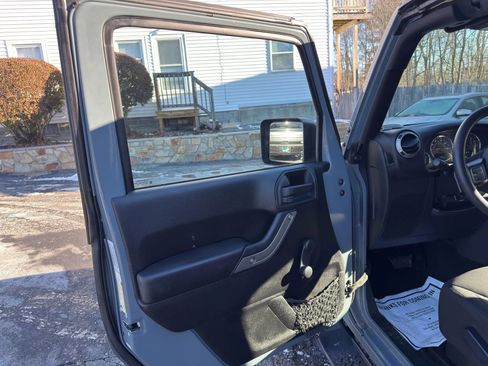 Used 2015 Jeep Wrangler Sport image 15