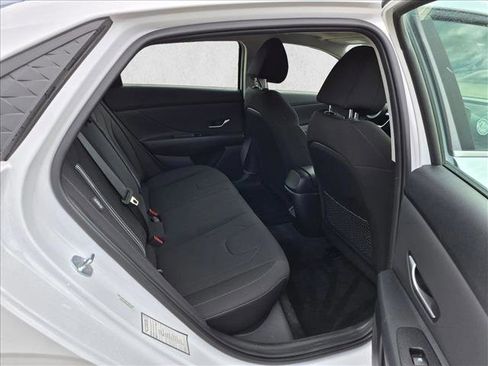 Used 2025 Hyundai Elantra SEL FWD image 22