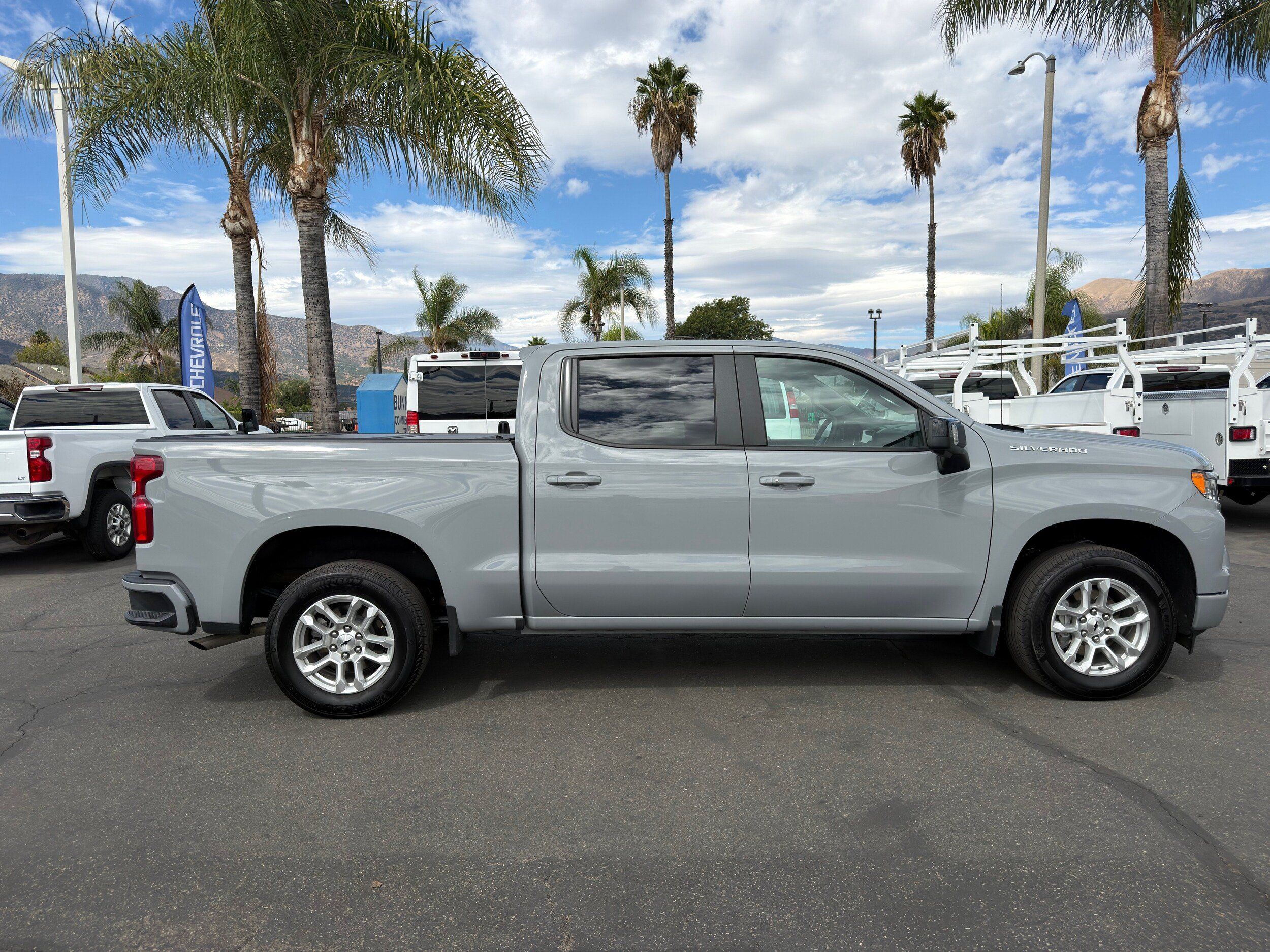 Used 2025 Chevrolet Silverado 1500 RST w/ Convenience Package II RWD image 9