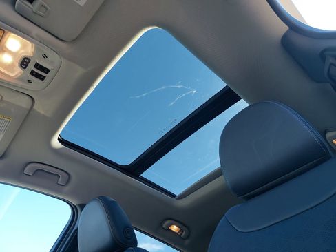 Used 2022 Chevrolet Bolt EUV Premier w/ Sun & Sound Package image 28