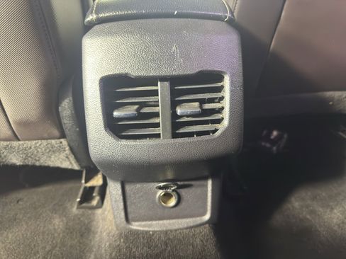 Used 2019 Ford Fusion SE w/ Equipment Group 151A FWD image 33