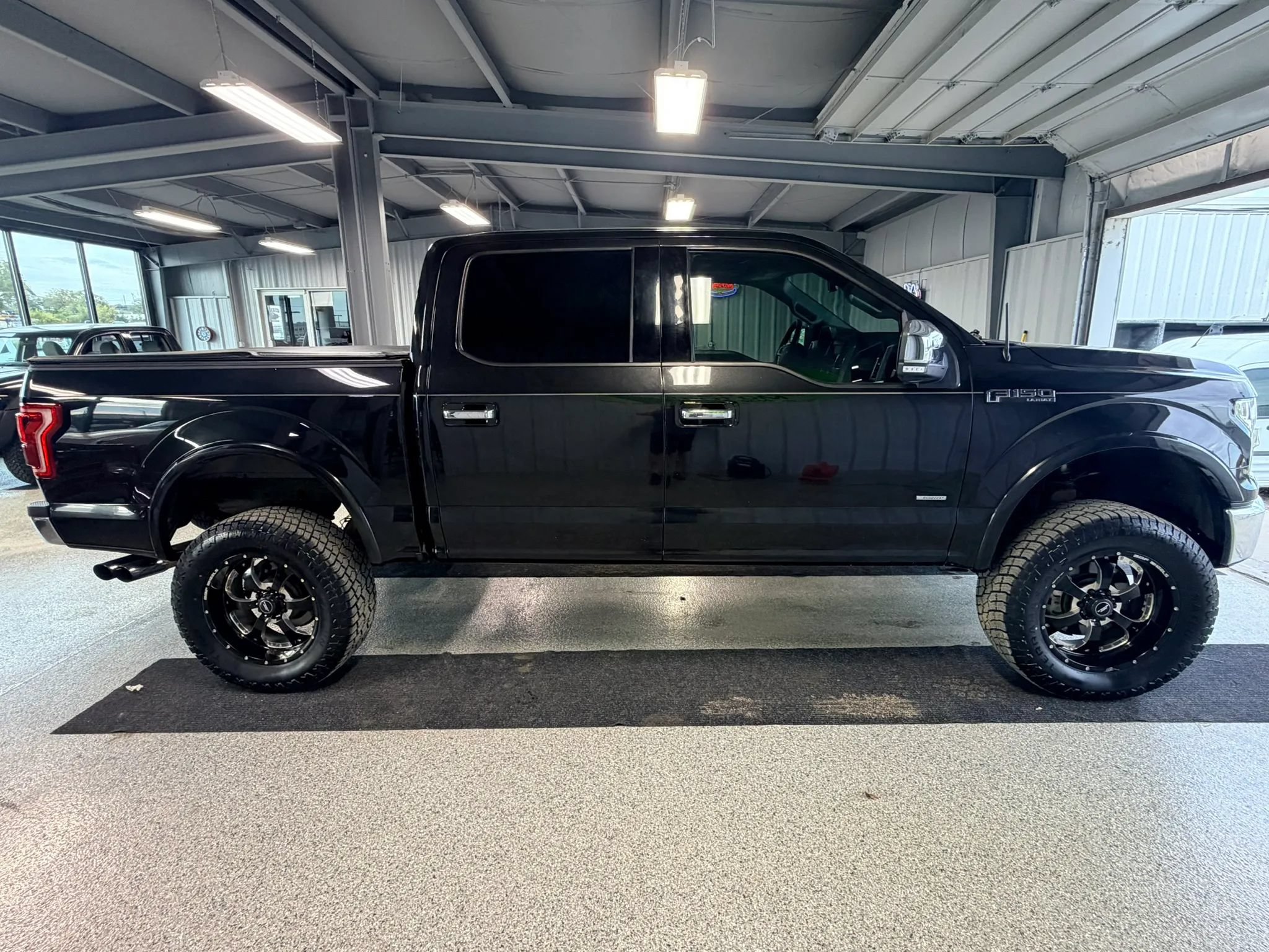 Used 2015 Ford F150 Lariat AWD/4WD image 5