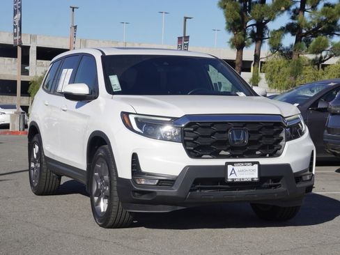 Used 2023 Honda Passport EX-L image 2
