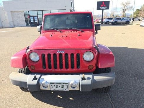 Used 2012 Jeep Wrangler Unlimited Sahara w/ Connectivity Group AWD/4WD image 2