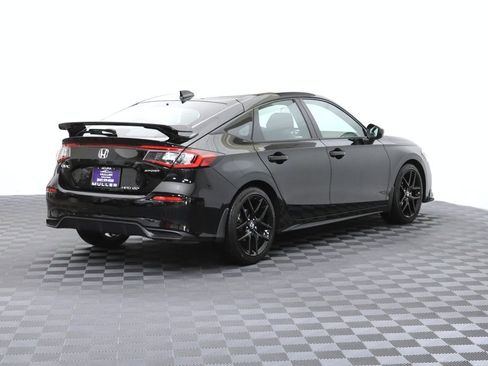 Used 2023 Honda Civic Sport image 9