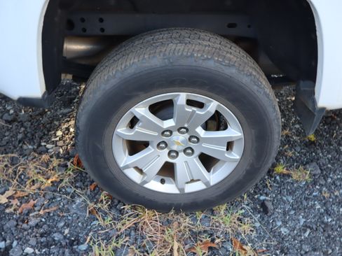 Used 2018 Chevrolet Colorado LT AWD/4WD image 40