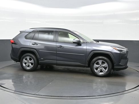 Used 2023 Toyota RAV4 XLE w/ XLE Grade Weather Package AWD/4WD image 7