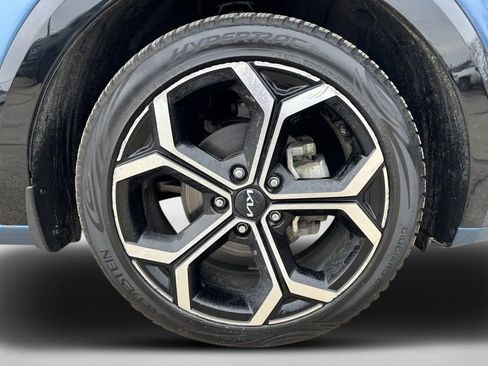 Used 2023 Kia Niro SX Touring image 11