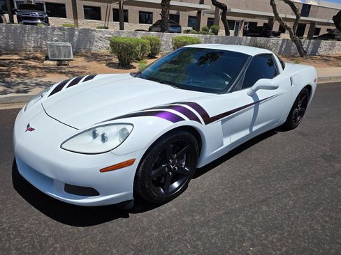 Used 2005 Chevrolet Corvette Coupe w/ Preferred Equipment Group RWD image 3