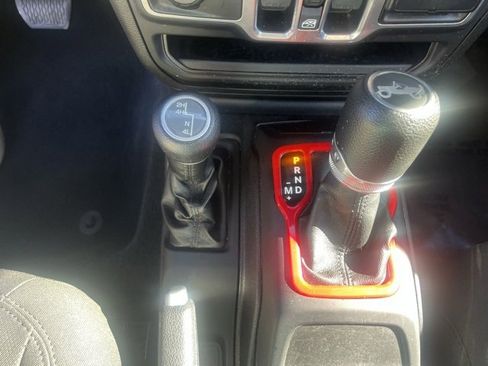 Used 2018 Jeep Wrangler Unlimited Sport S image 28