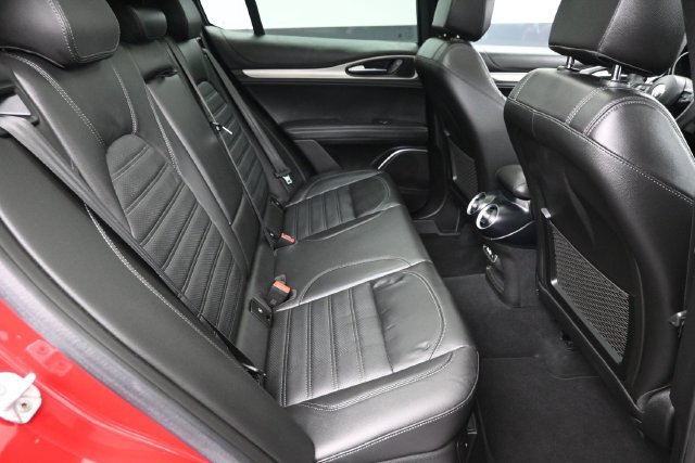 Used 2023 Alfa Romeo Stelvio Veloce AWD/4WD image 14