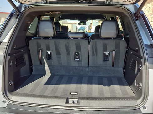 Used 2025 GMC Acadia Elevation w/ Elevation Premium Package FWD image 6