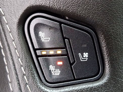 Used 2020 Chevrolet Suburban Premier image 26