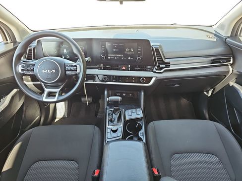 Used 2025 Kia Sportage LX image 9