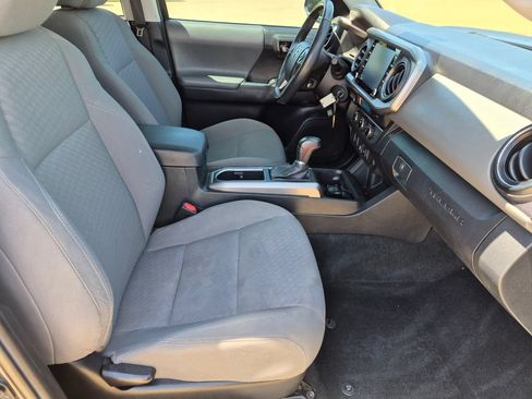 Used 2022 Toyota Tacoma SR5 RWD image 32