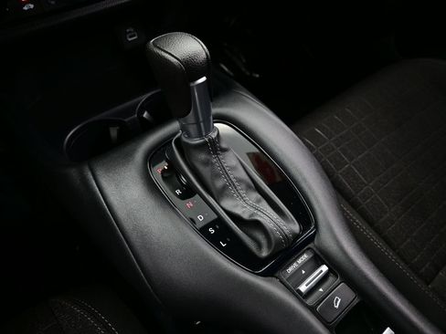 Used 2024 Honda HR-V LX image 20