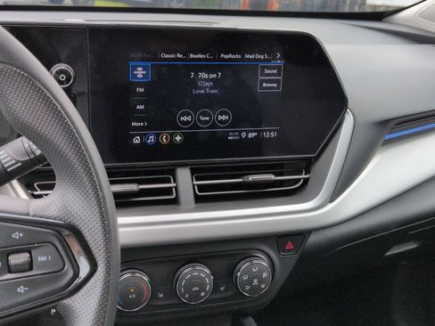 Certified 2024 Chevrolet Trax LS w/ LS Convenience Package FWD image 13
