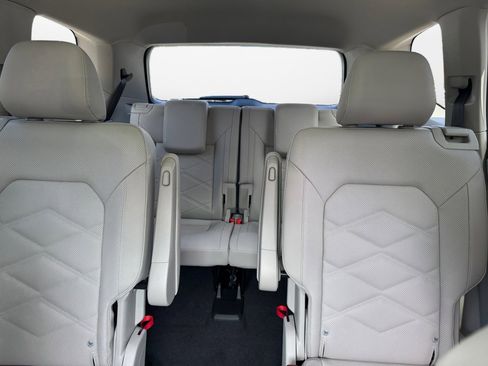 New 2026 Volkswagen Atlas SE image 12