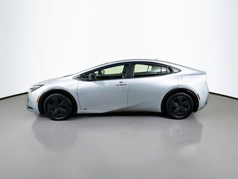 Used 2024 Toyota Prius LE image 2