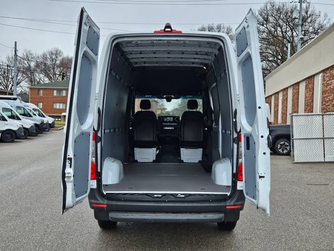 Certified 2025 Mercedes-Benz Sprinter 2500 image 27