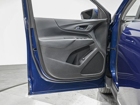 Used 2022 Chevrolet Equinox LT image 12
