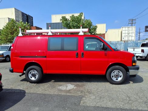 Used 2020 GMC Savana 3500 w/ Driver Convenience Package image 8