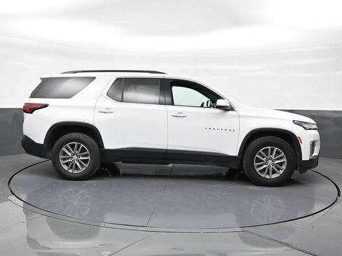 Used 2023 Chevrolet Traverse LT FWD image 6
