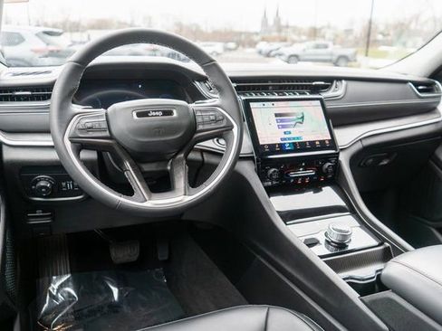 Used 2024 Jeep Grand Cherokee Limited AWD/4WD image 13