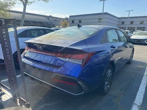 Used 2024 Hyundai Elantra SEL image 8